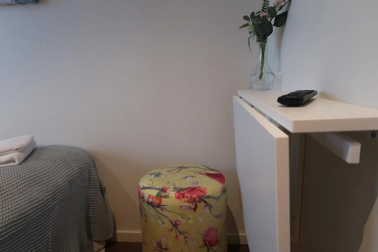Room In Bb - Best Location In Sodermalm Stockholm, Cozy Guest Room Single Bed 10M 2 Schweden